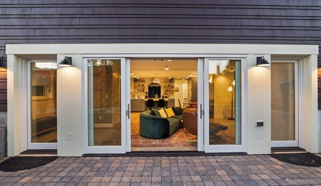 North Lake Union King Spa Suite + Walk to Dining + Upscale Chef's Kitchen + O. in Seattle
