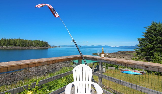 Ocean Front & Private Beach! Coffman Cove Lodge in Coffman Cove