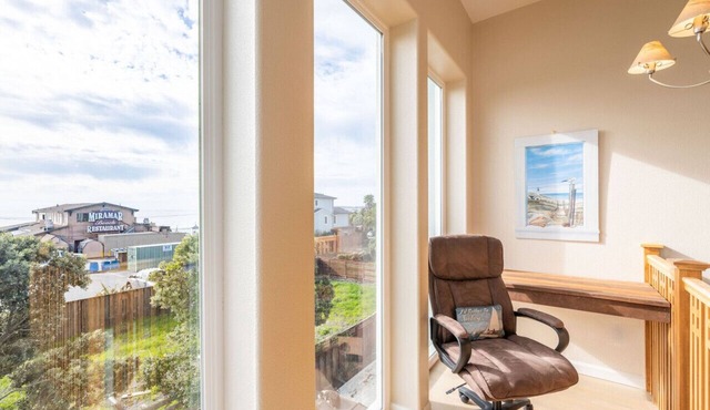 Ocean Views, Steps 2 Beach, Hot Tub, BBQ, Fire Pit in Half Moon Bay