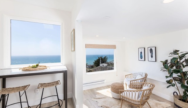Oceanfront Coastal Home w/Breathtaking Views – Hiking, Beaches & More