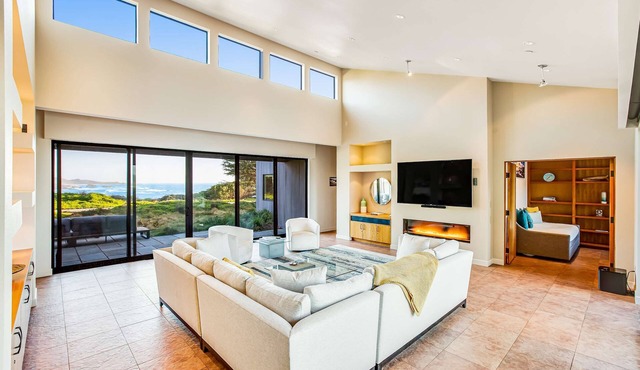 Oceanfront home with fireplace, EV charger & ocean views in Sea Ranch