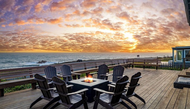Oceanfront Sonoma Coast · 3 en-suite bdrms · hot tub · pool table