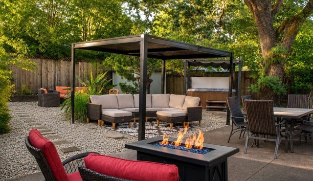 Outdoor Sonoma Escape with Hot Tub and Large Yard