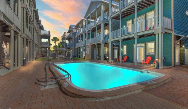 Panama Dunes Townhome 3-4 minute walk to the beach spring dates available! in Panama City Beach