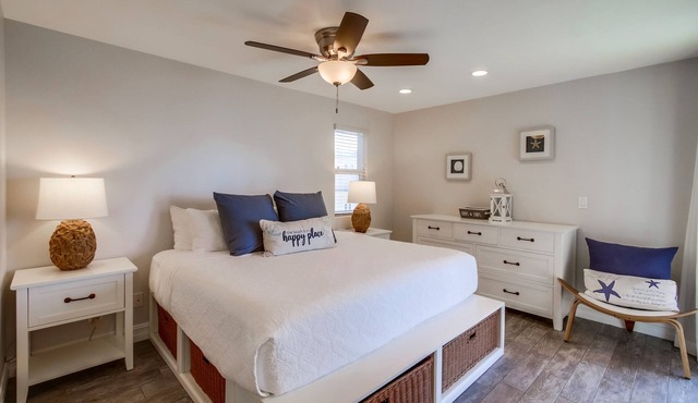 Panoramic Ocean View Huge Rooftop Deck - Sleeps 12 in San Diego