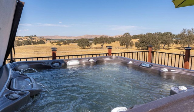 Paso Robles Estate w/Hot Tub, Game Room & Views in Paso Robles