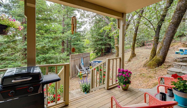 Peaceful Forested 2BR Suite w/Private Hot Tub