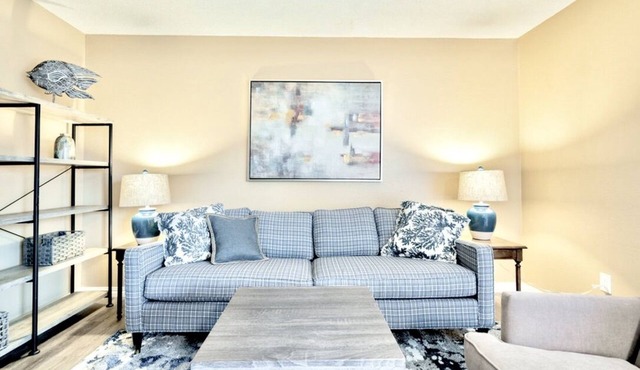 Perfect Retreat Minutes to Marina State Beach!