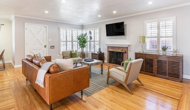 Pet-Friendly Home in San Leandro w/Parking