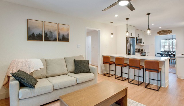 Pet Friendly w/Yard! Fully Updated Tahoe Home in South Lake Tahoe
