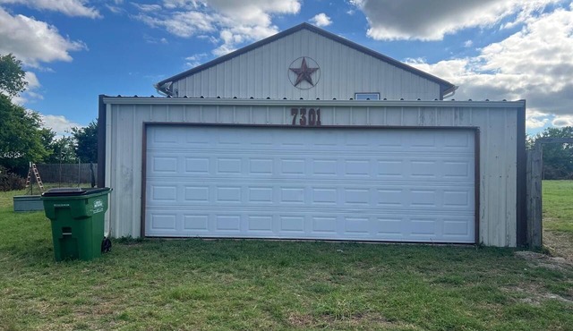 Private 4BDR Country Estate on Acerage in Mansfield