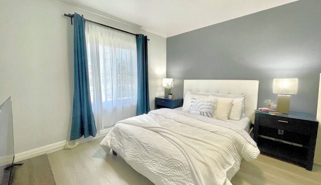 Private Lakeside Master Suite - Explore San Francisco's Urban Nature Galore