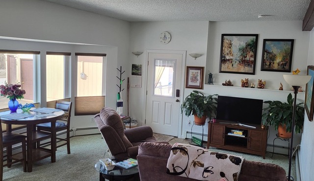 Private suite in an Owner occupied home with views of the Chugach Mountains. in Anchorage