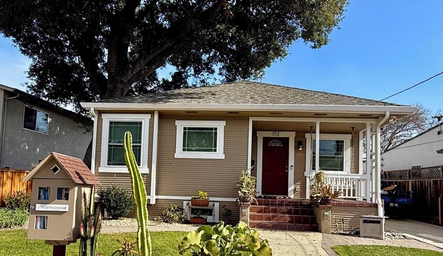 Quaint 3-bedroom house in sunny San Jose - Sleeps 8