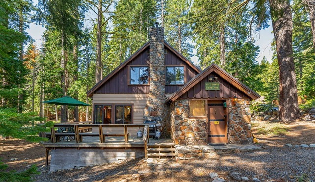 Quandt Cabin - Old Tahoe Cabin - WALK TO LAKE! in Tahoe City