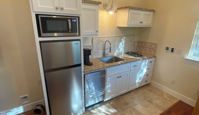 Quiet 1-bedroom villa in welcoming of Watsonville perfect for relaxing getaway.