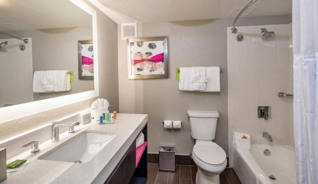 Radisson Hotel Oakland Airport