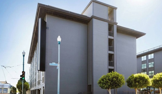 Relax Near Pier 39 w/Fitness Center, Yoga Mats & Evening Wine Hour