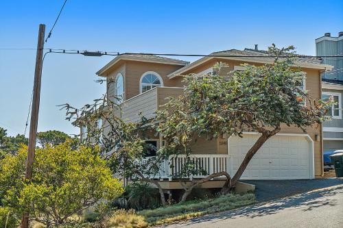 Ridgecrest Retreat in Cambria