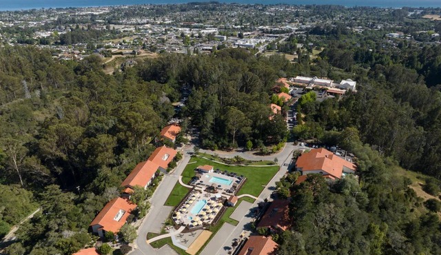 Romantic Suite w/Breathtaking Views | Relaxing Outdoor Fireplace & Pool