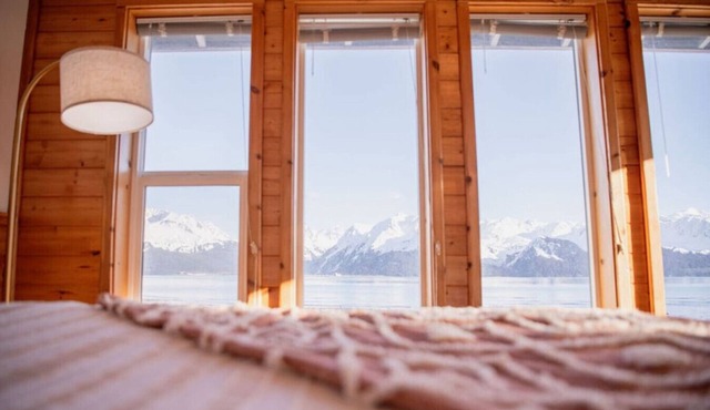 Rustic Roots Seaside Blush Cabin (ADA) in Seward