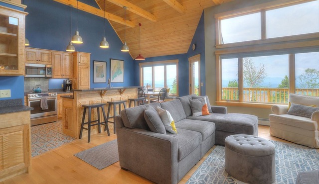 Saddleback - RP Condo - Hendrickson 12 - built in 2021 - ski-in/ski-out in Sandy River Plantation