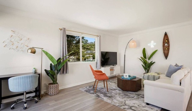 Scenic 2BR Stay w/Ocean, Mountain & Sunset Views
