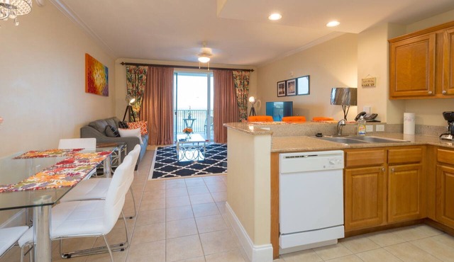 Sensational Water View 1 Mile to Disney Newly Renovated Superb Location in Orlando