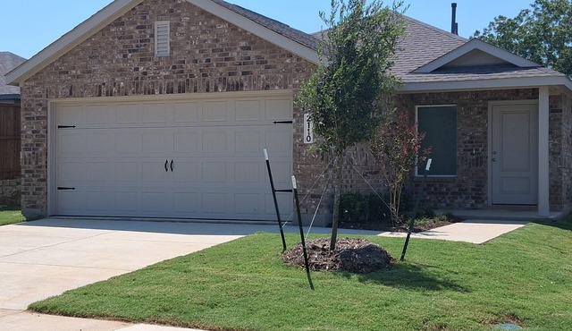 Serene brand new modern 4-bedroom house with AC in charming Aubrey in Aubrey