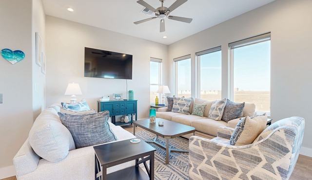 Shared Pool, Shared Hot Tub, Pet Friendly in Port Aransas
