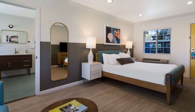Signature Inn Oakland