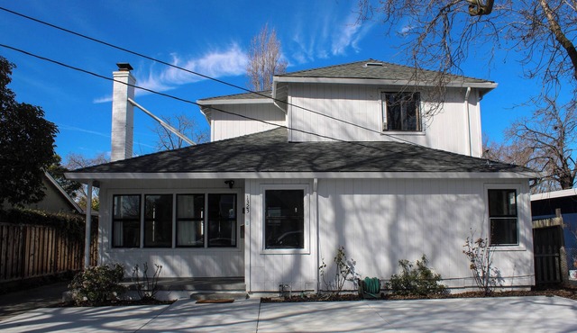 Silicon Valley Home - Spacious Family & Business Home Near Meta HQ & Stanford