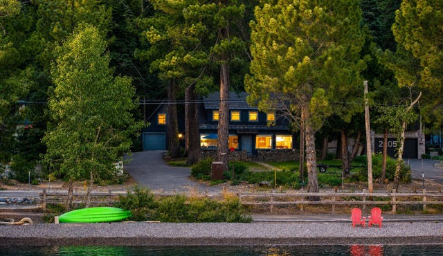 Ski Cabin | Lake Views + Lounge Seating + Alfresco Dining | 15 Min to Palisades