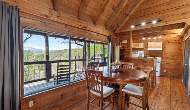 Sleeps 42 | 7 Cabins | Hot Tubs + Fire Pit + Mtn Views | Heaven Lane Cabins in Townsend