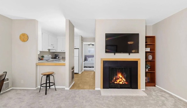Soothing 1-bedroom condo in Pleasant Hill