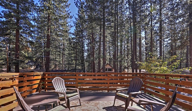 South Lake Tahoe Home w/ Spacious Backyard! in South Lake Tahoe