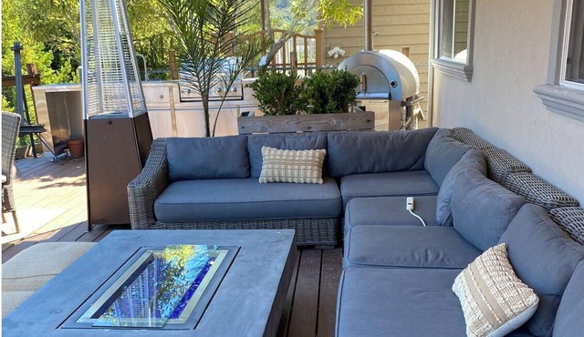 Spacious 4-bedroom house in enchanting Pacifica near Beach