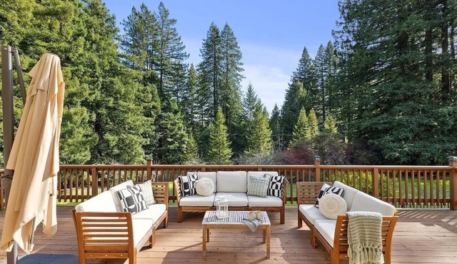 Spacious 4BR country retreat nestled in redwoods and apple orchard