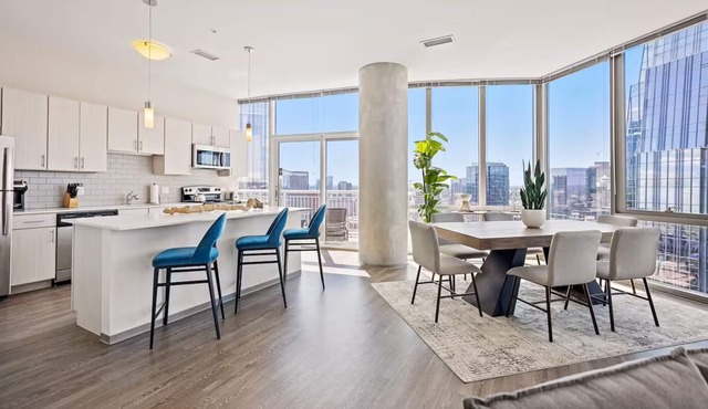 Spacious Upscale Getaway | Kitchen & Balcony | Near Vibrant Attractions in Nashville