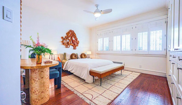 Stay in iconic historical 2 BD/1 BA flat in the heart of San Francisco