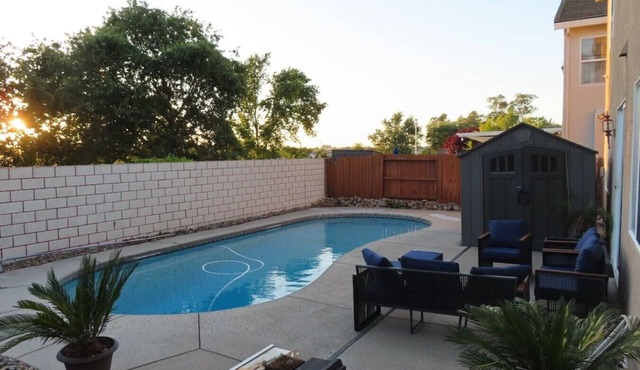 The Blue Palms retreat - Private Pool getaway