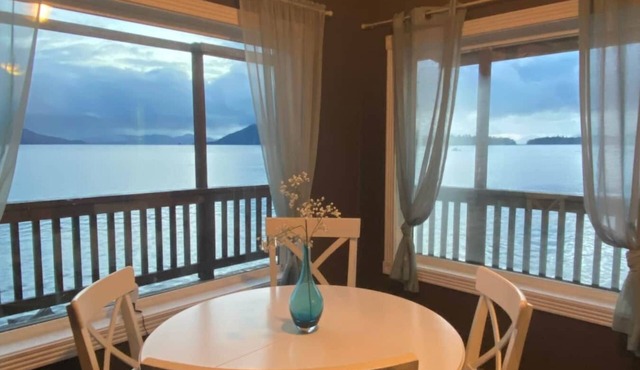 The Eagle at AlaskInn - Penthouse Suite in Craig