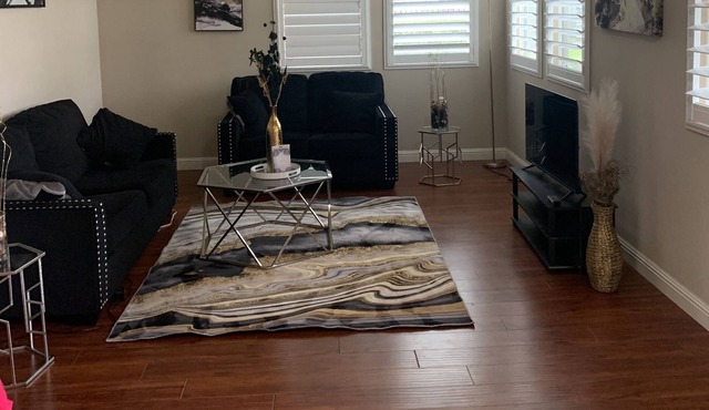 The golden palace. Stylish Condo in a remote location.