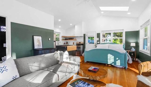 'the Hammersley' Luxury Waterfront Estate! in Shelton