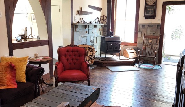 The Little Blue Farmhouse on the Mendocino Coast