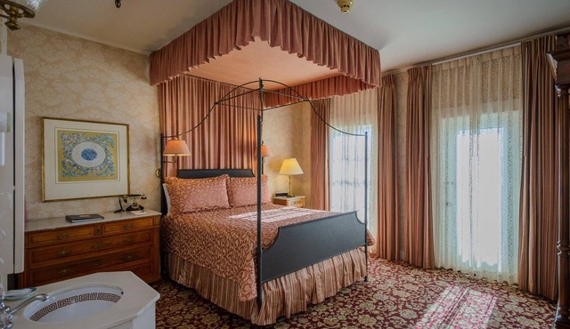 The Mendocino Hotel and Garden Suites