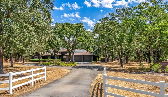 Three bedroom, three bathroom home in beautiful Sonoma Valley Wine Country.