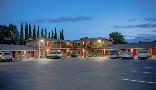 Travelers Rest Motel
