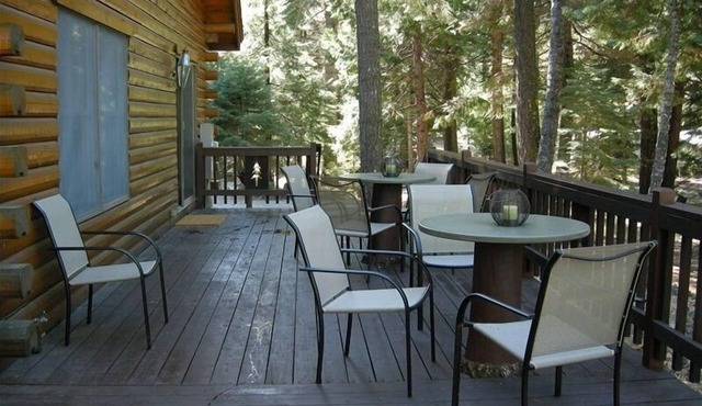 Ultimate Lassen House! Cedar Hot Tub! Private Trout Stream! 20 Acres of Woods! in Shingletown