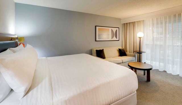 Unwind by the Bay with Stunning San Francisco Views! Pet-friendly Property!